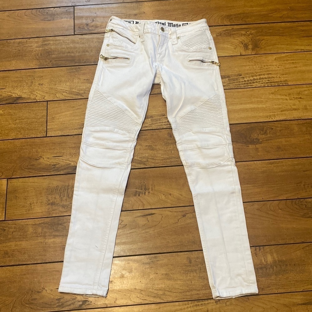 Rock Revival White Skinny Jeans with Sleek Fit
